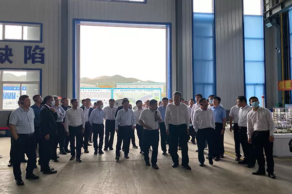 內(nèi)蒙古自治區(qū)黨委常委、通遼市委書記孟憲東攜考察團到一諾環(huán)境考察指導(dǎo)